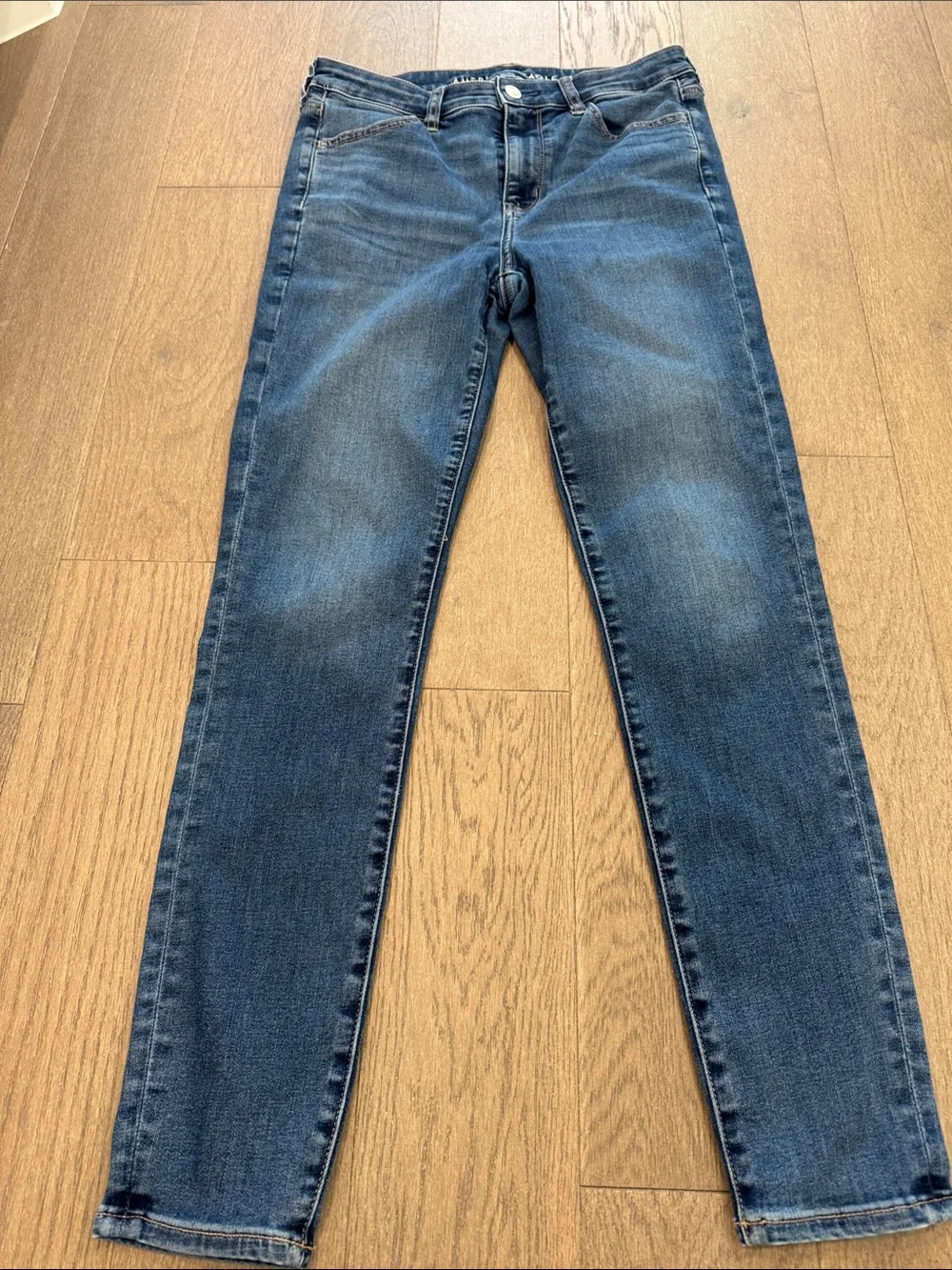 AE Next Level High-Waisted Jegging Comfort Stretch Womens 10 Regular Medium Wash